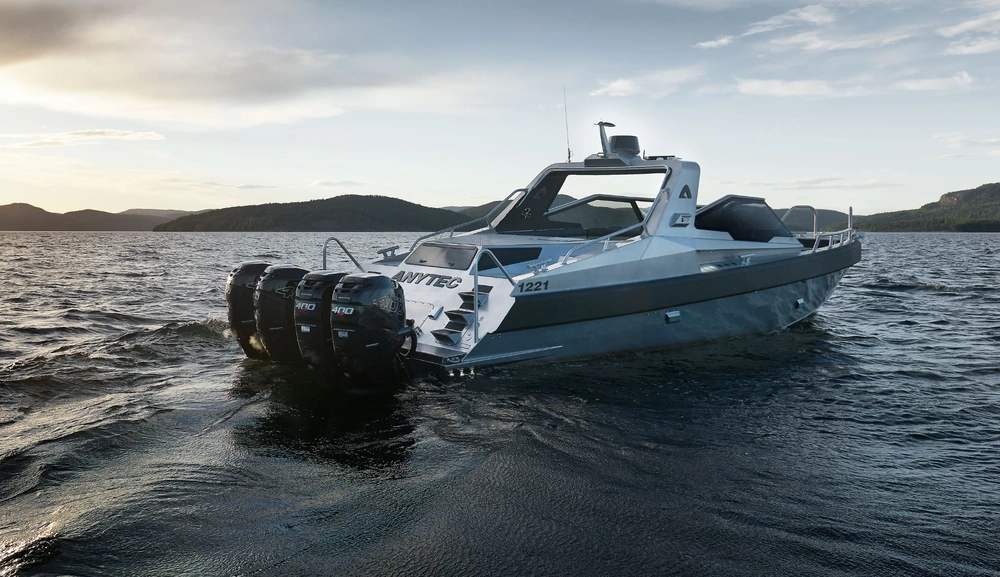 Pikkus
11,7 m
Laius
3,3 m
Max mootori võimsus
1600 hj
The post Anytec 1221 SPD appeared first on Anyboat.