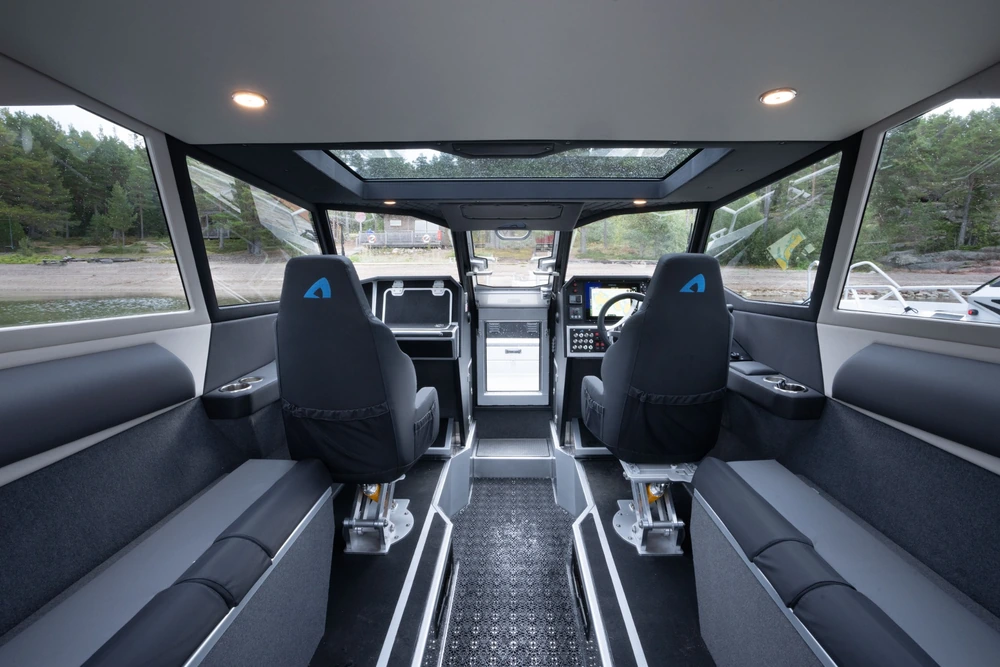 anytec a27c mootorpaat salong seest, juhtimiskonsool