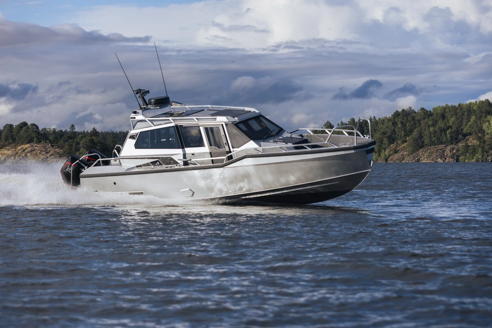 Pikkus
9,90 m
Laius
3,01 m
Max mootori võimsus
900 hj
The post Anytec A33C appeared first on Anyboat.